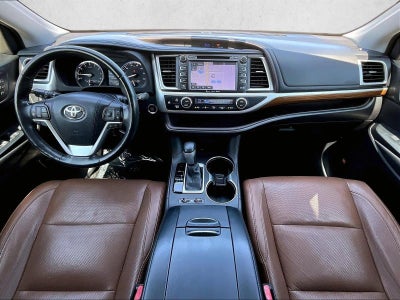 2017 Toyota Highlander Limited Platinum V6 FWD (Natl)