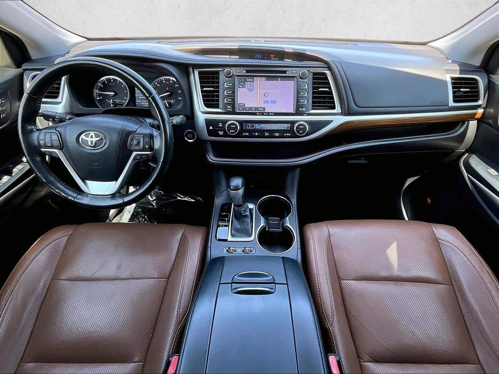 2017 Toyota Highlander Limited Platinum V6 FWD (Natl)