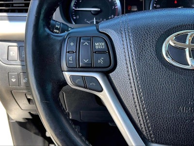 2017 Toyota Highlander Limited Platinum V6 FWD (Natl)