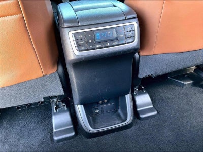 2017 Toyota Highlander Limited Platinum V6 FWD (Natl)