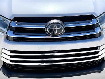 2017 Toyota Highlander Limited Platinum V6 FWD (Natl)