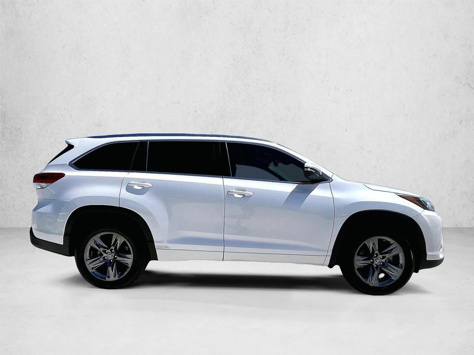 2017 Toyota Highlander Limited Platinum V6 FWD (Natl)
