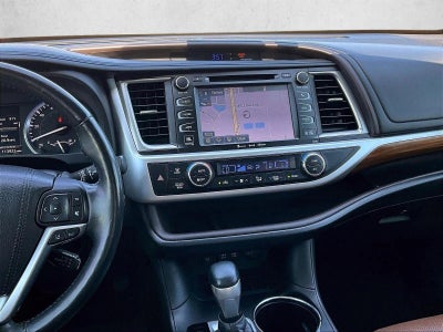 2017 Toyota Highlander Limited Platinum V6 FWD (Natl)