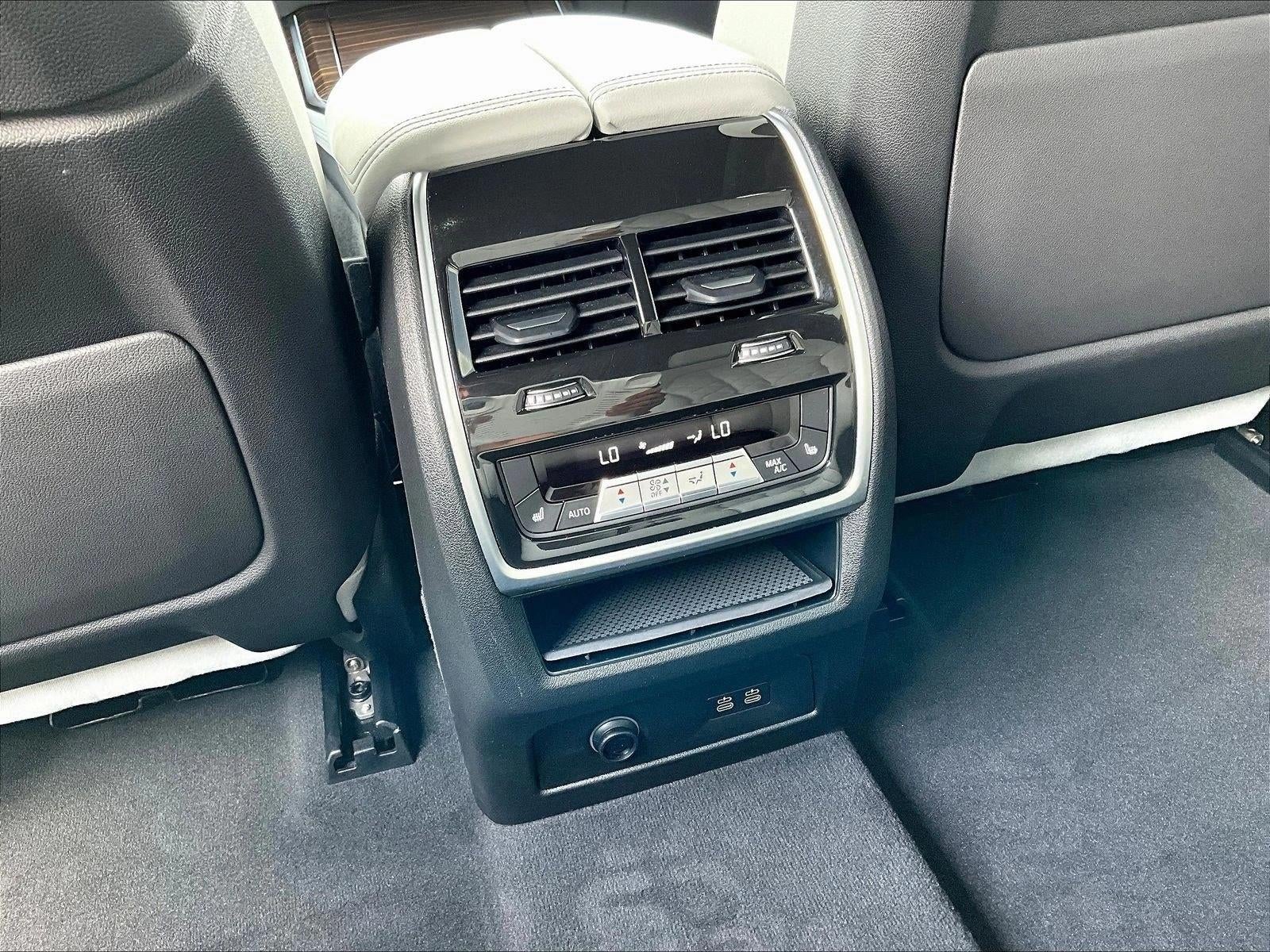 2024 BMW X7 xDrive40i Sports Activity Vehicle