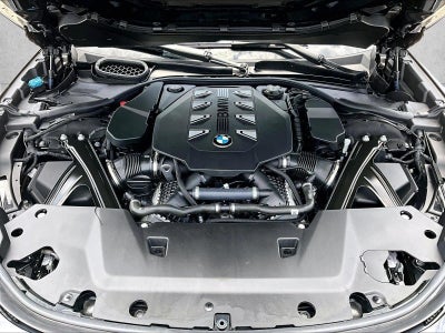 2023 BMW 760i xDrive Sedan