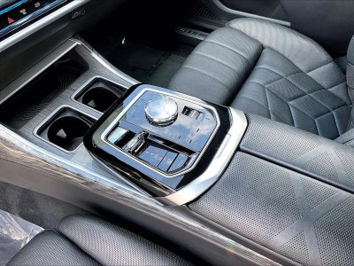 2023 BMW 760i xDrive Sedan