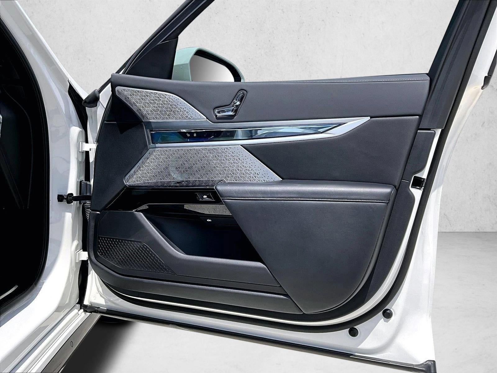 2023 BMW 760i xDrive Sedan