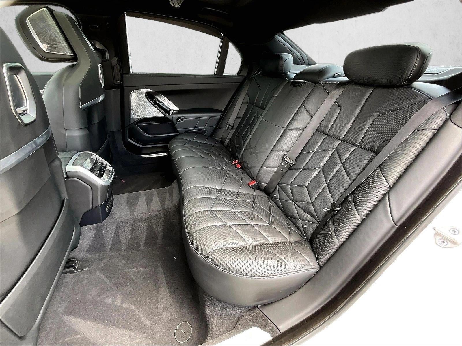 2023 BMW 760i xDrive Sedan