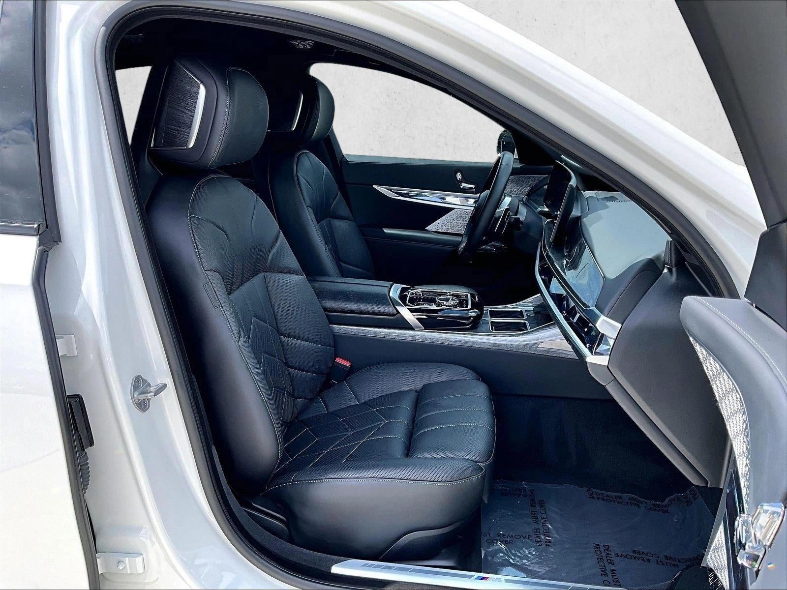 2023 BMW 760i xDrive Sedan