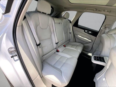 2022 Volvo XC60 B5 FWD Inscription