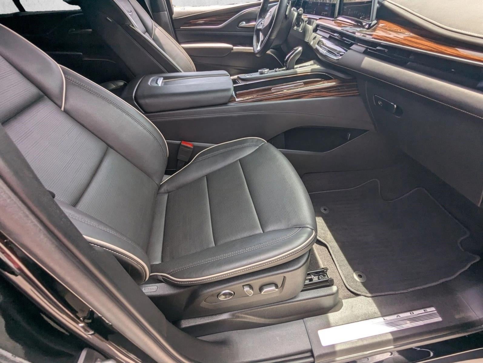 2023 Cadillac Escalade 4WD Premium Luxury