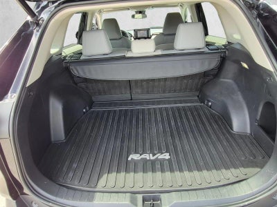 2022 Toyota RAV4 XLE Premium FWD (Natl)