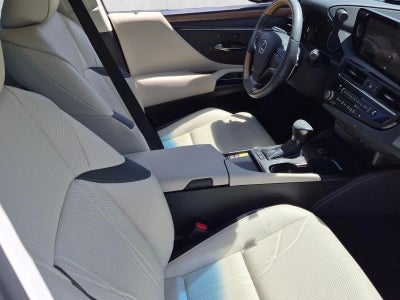 2025 Lexus ES 300h Luxury FWD