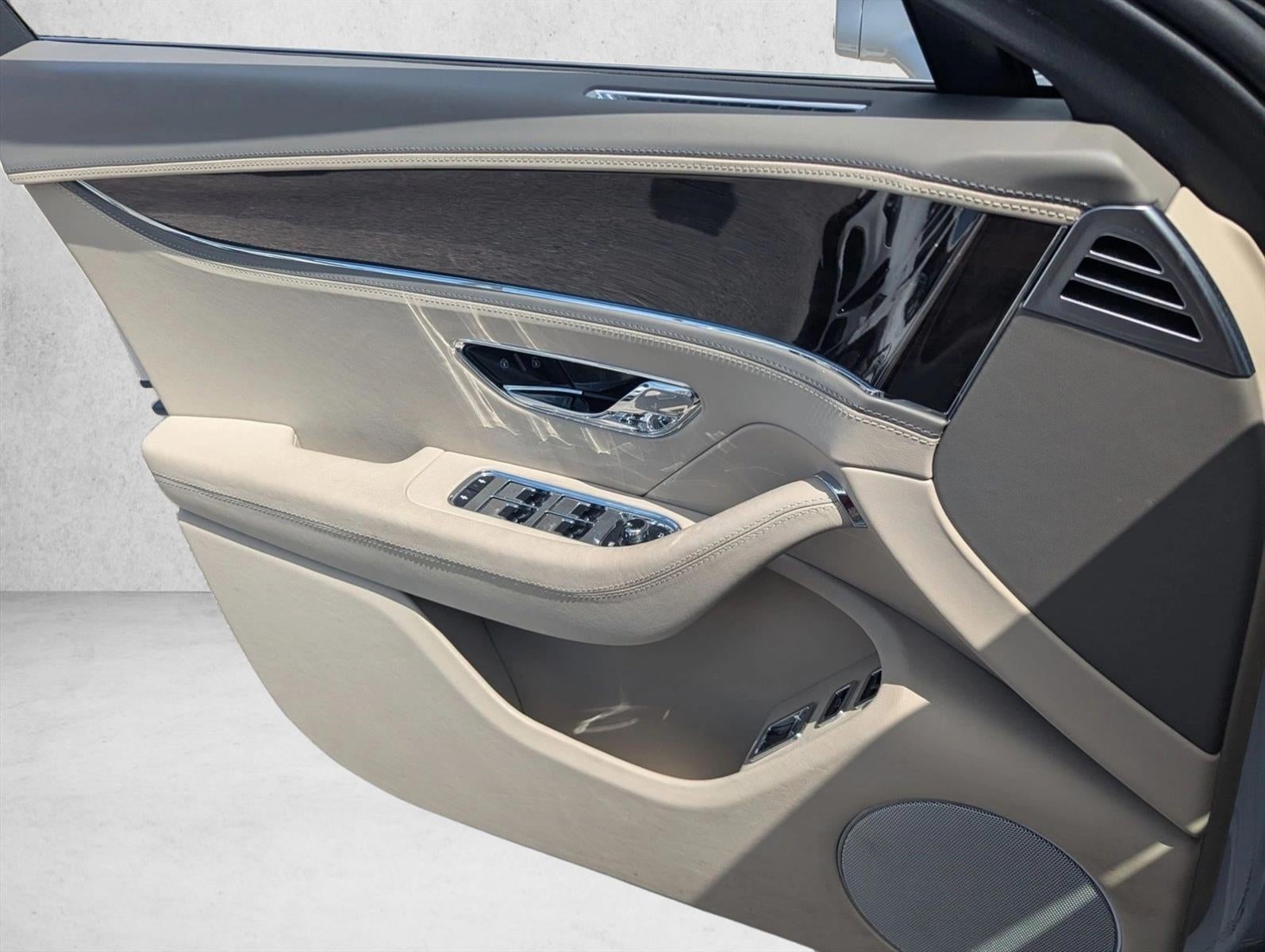 2023 Bentley Flying Spur Hybrid V6 Sedan