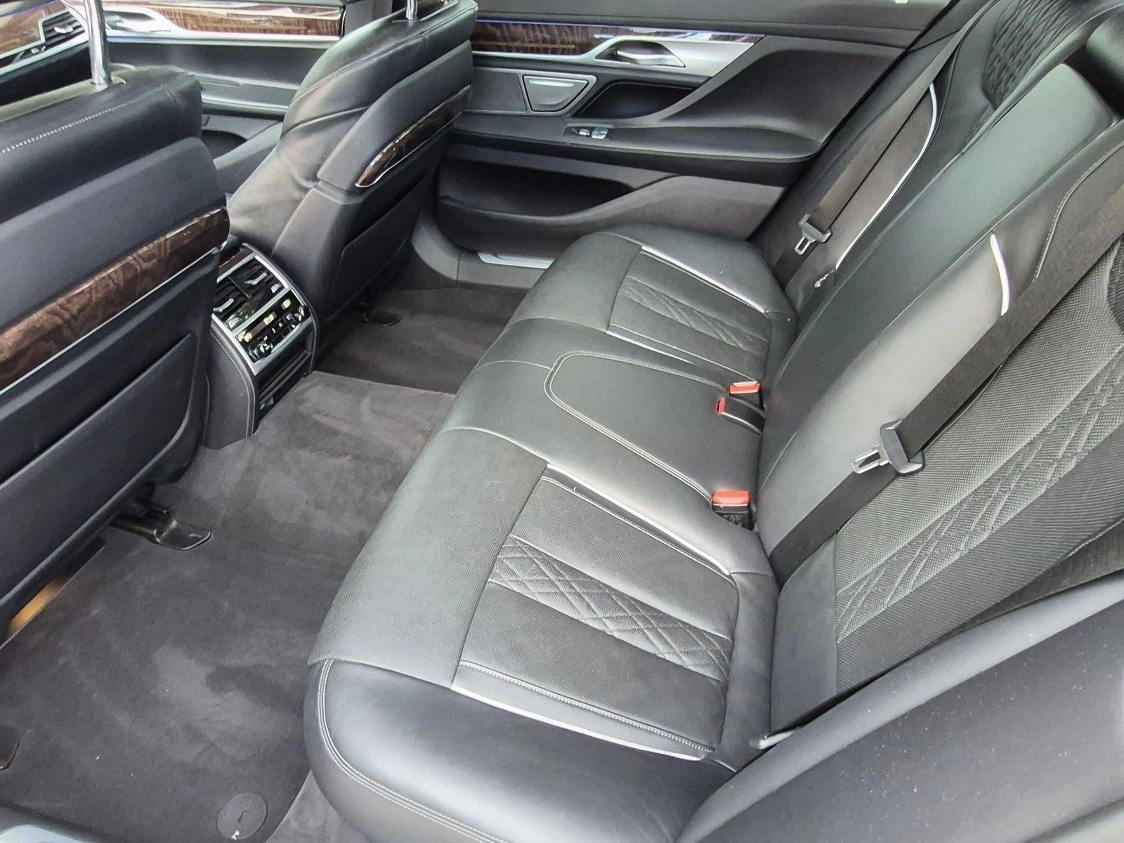 2021 BMW 750i xDrive Sedan