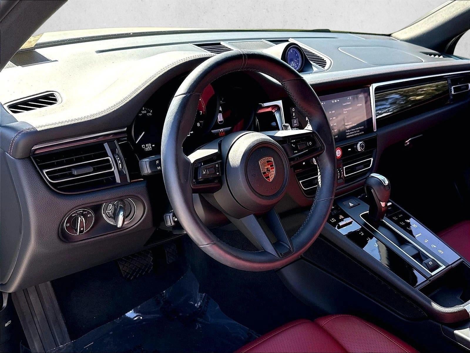 2023 Porsche Macan AWD