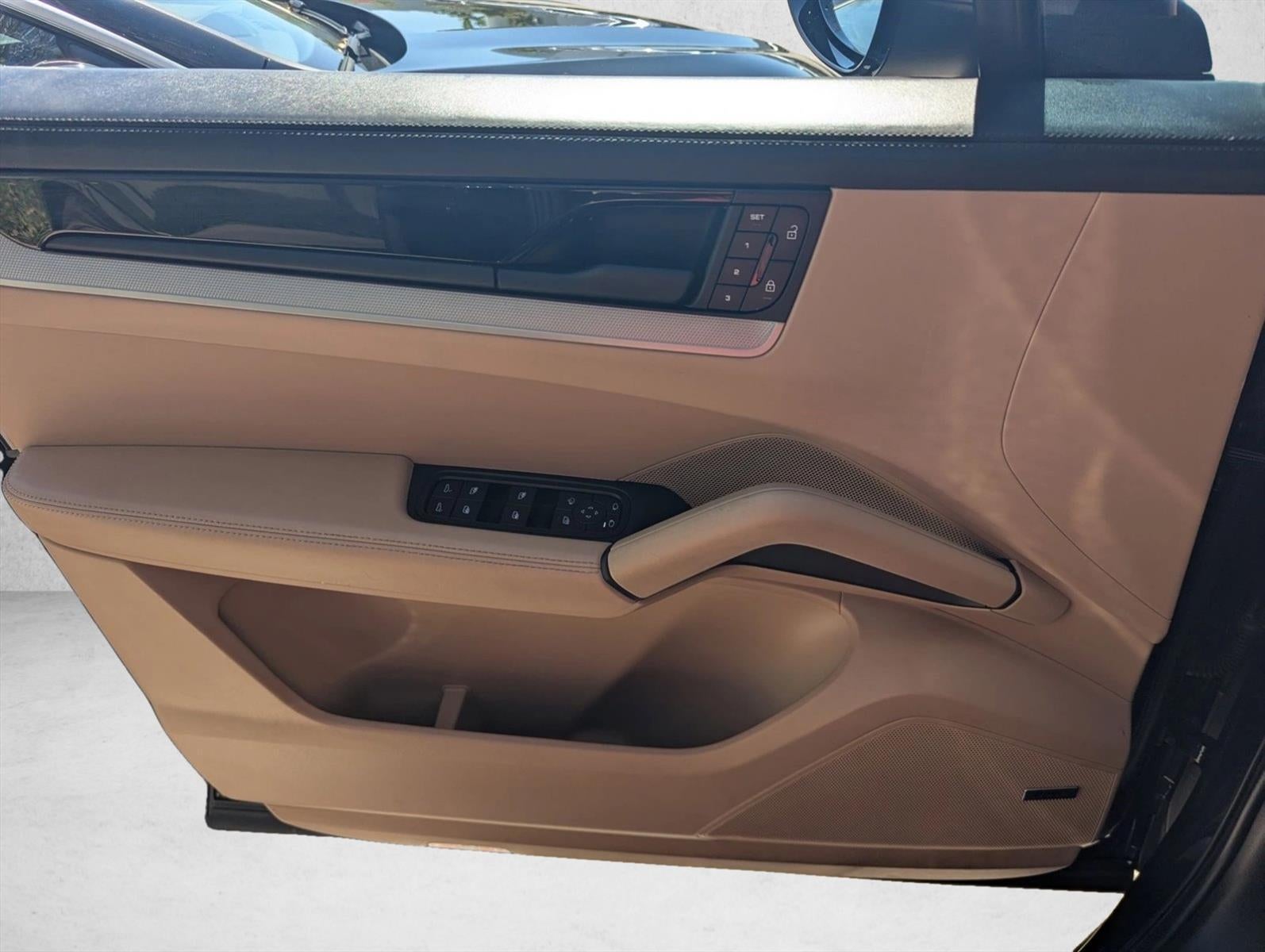 2024 Porsche Cayenne AWD