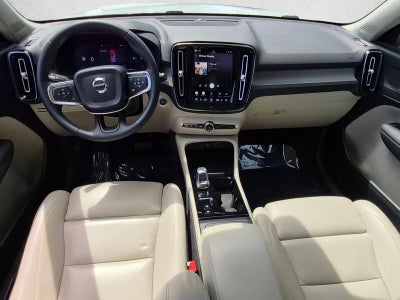 2025 Volvo XC40 B5 AWD Plus Bright Theme