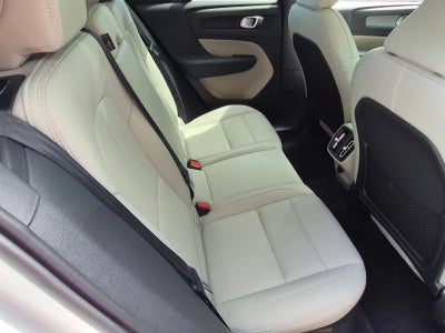2025 Volvo XC40 B5 AWD Plus Bright Theme