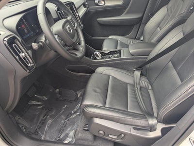 2023 Volvo XC40 B5 AWD Plus Dark Theme