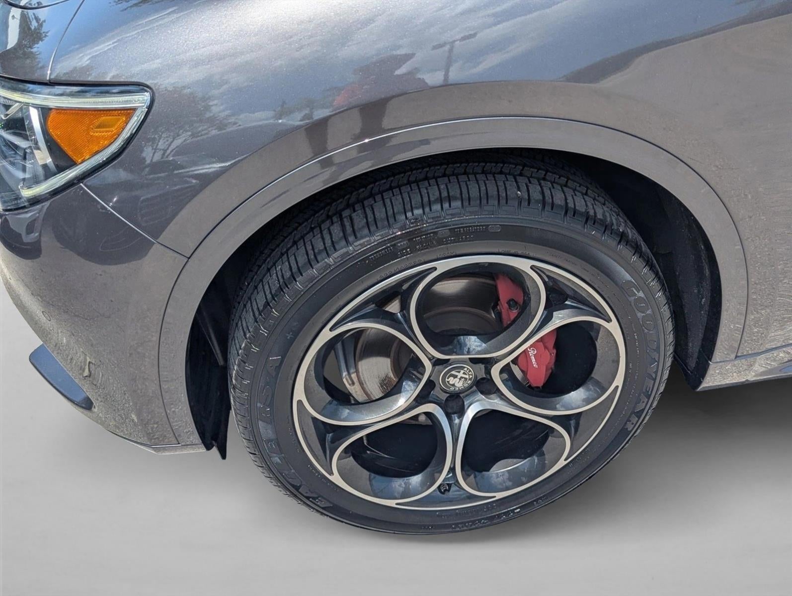 2023 Alfa Romeo Stelvio Veloce AWD