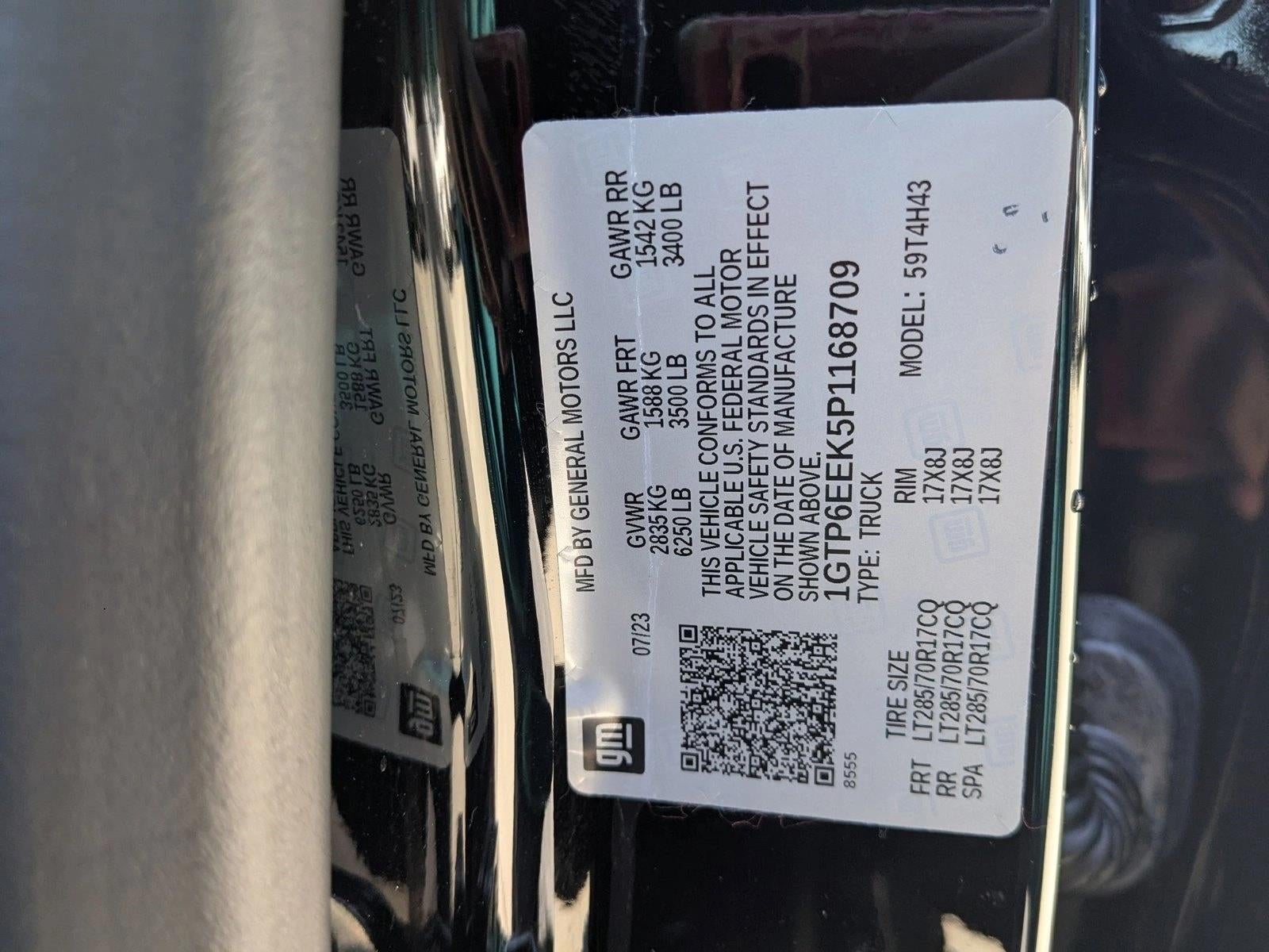 2023 GMC Canyon Crew Cab Short Box 4-Wheel Drive AT4X