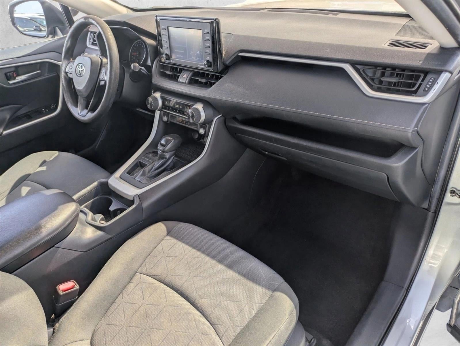 2020 Toyota RAV4 XLE FWD (GS)