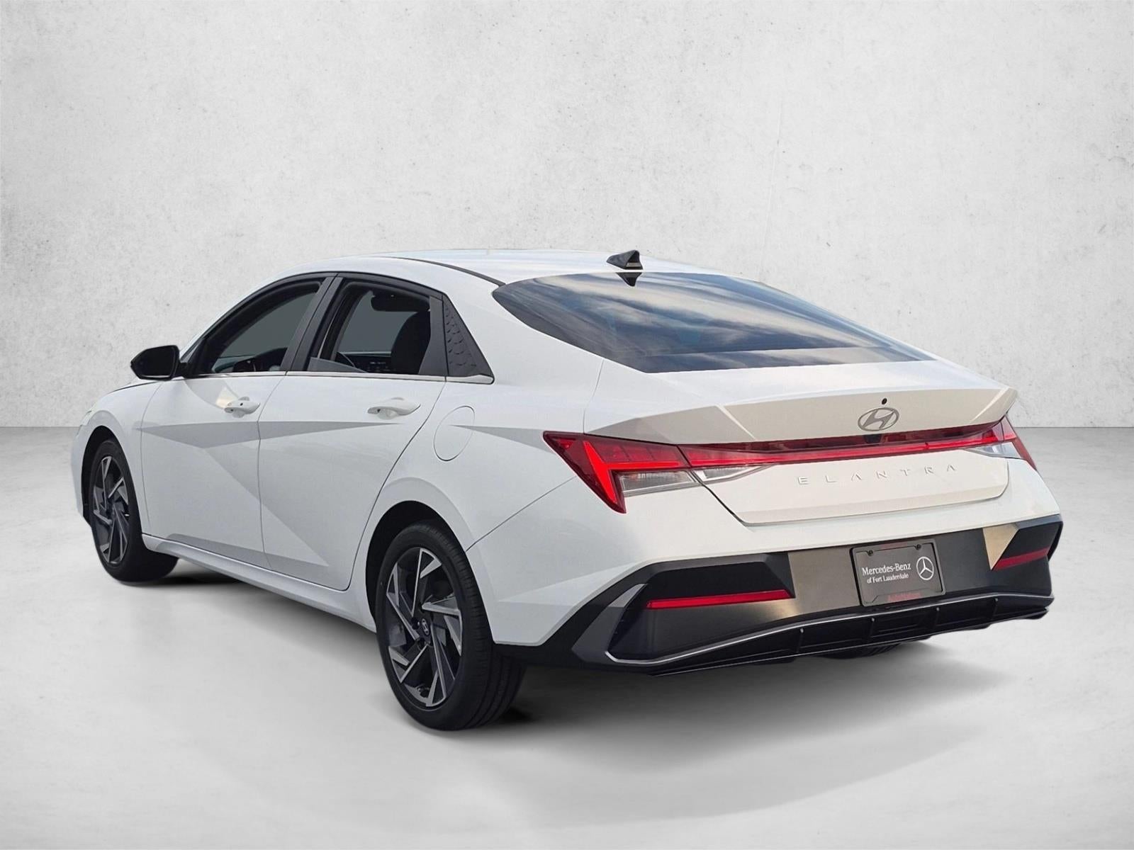 2024 Hyundai ELANTRA SEL IVT