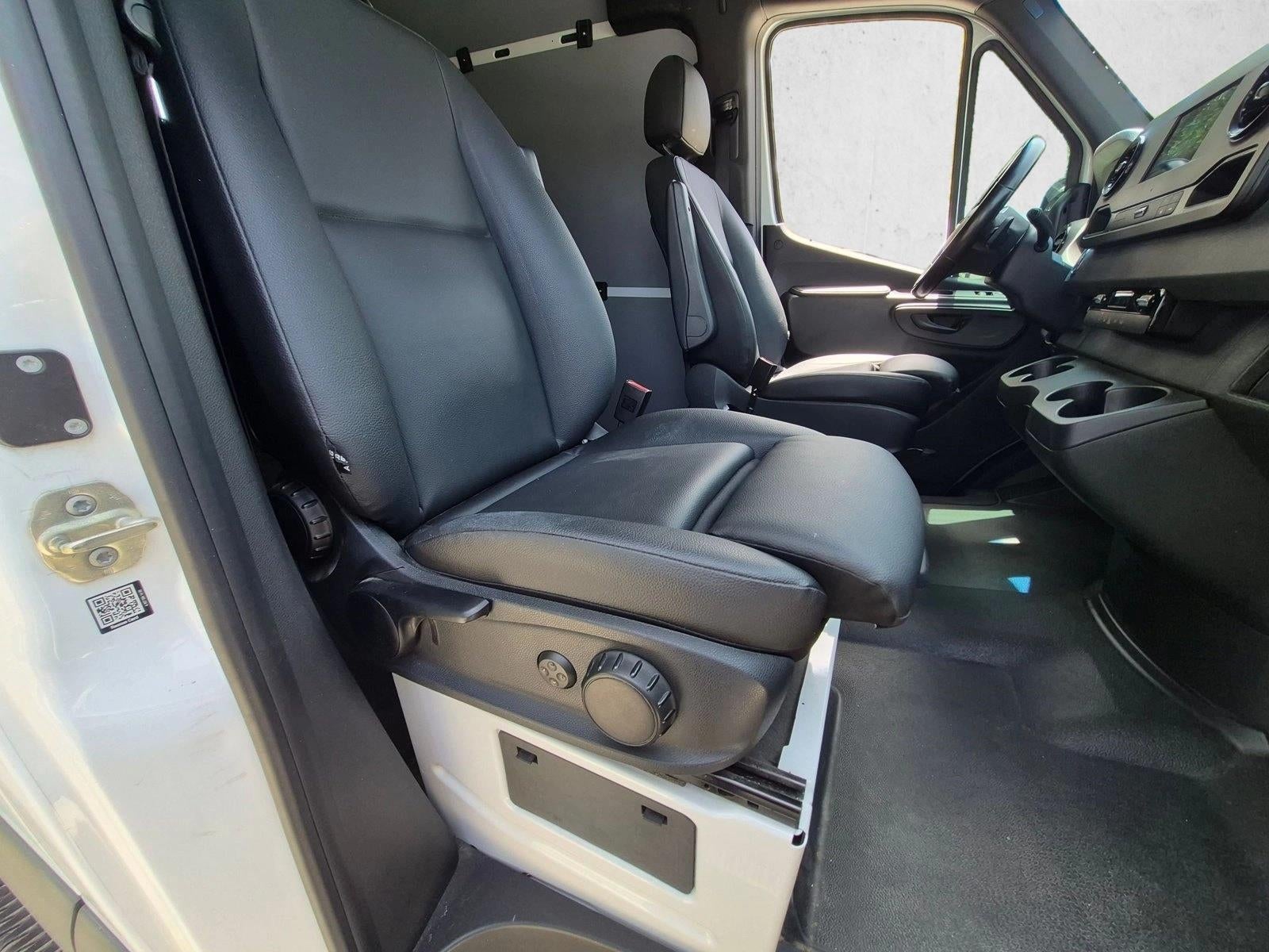 2022 Mercedes-Benz Sprinter Cargo Van 2500 Standard Roof V6 144" 4WD