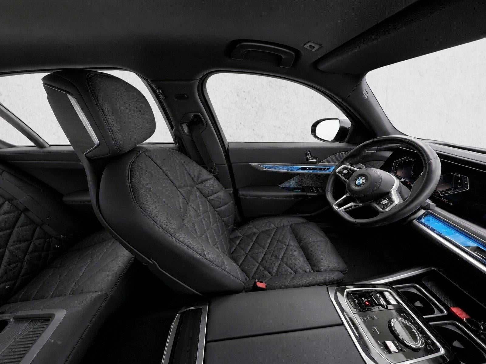 2023 BMW 740i Sedan