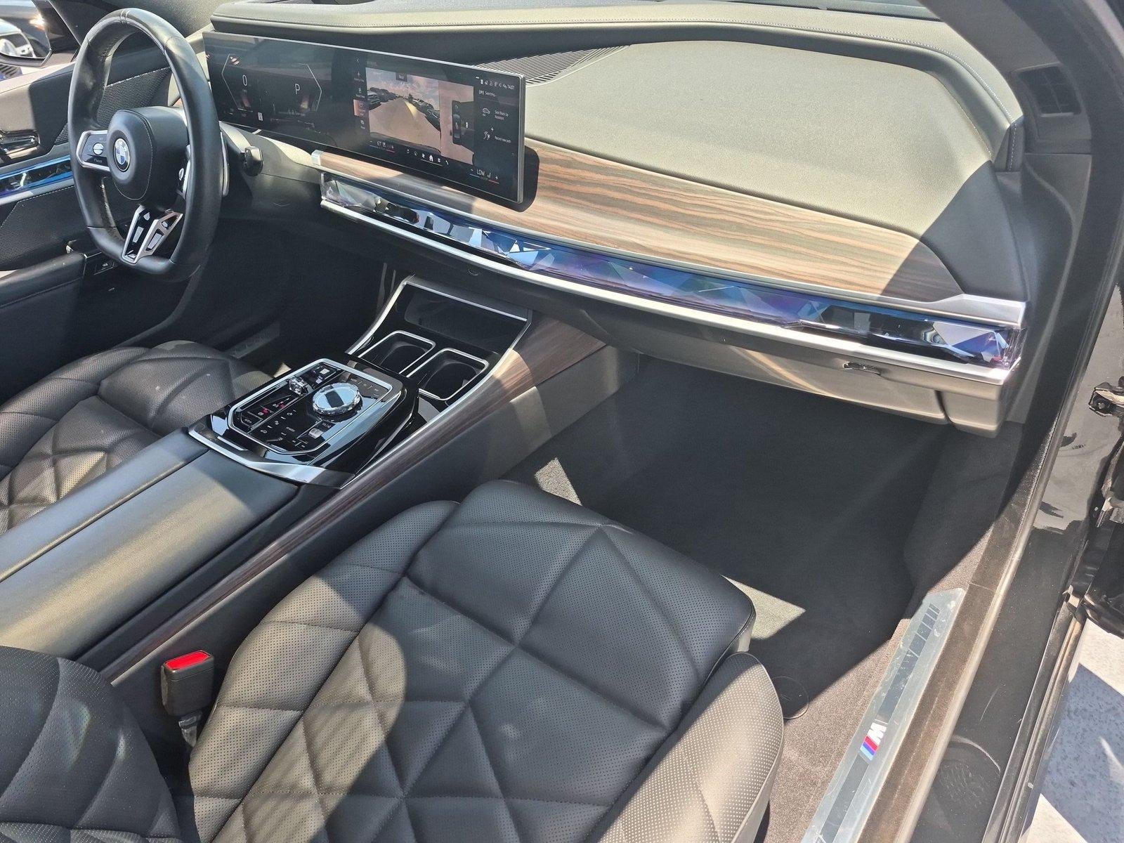 2023 BMW 740i Sedan