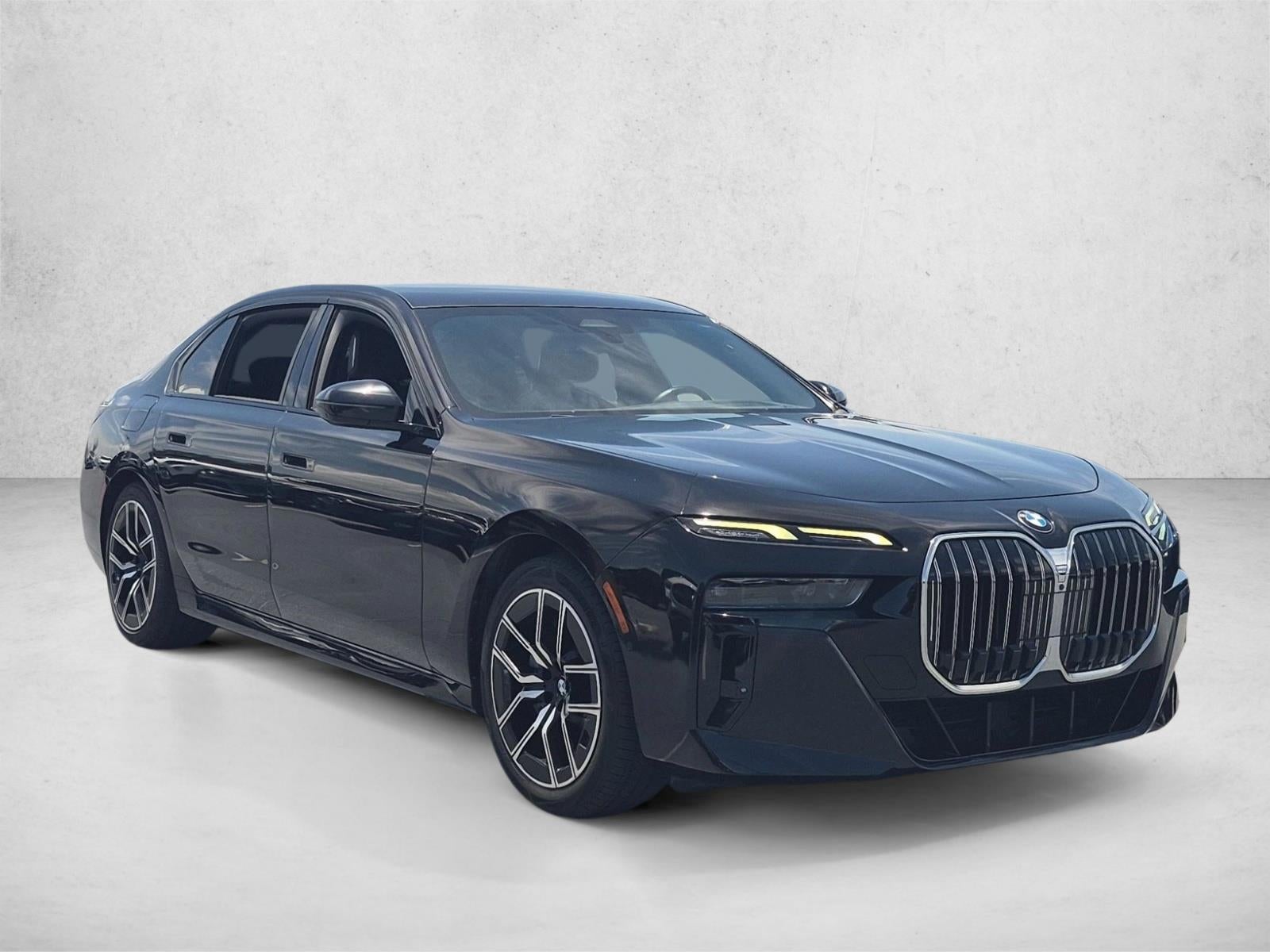 2023 BMW 740i Sedan