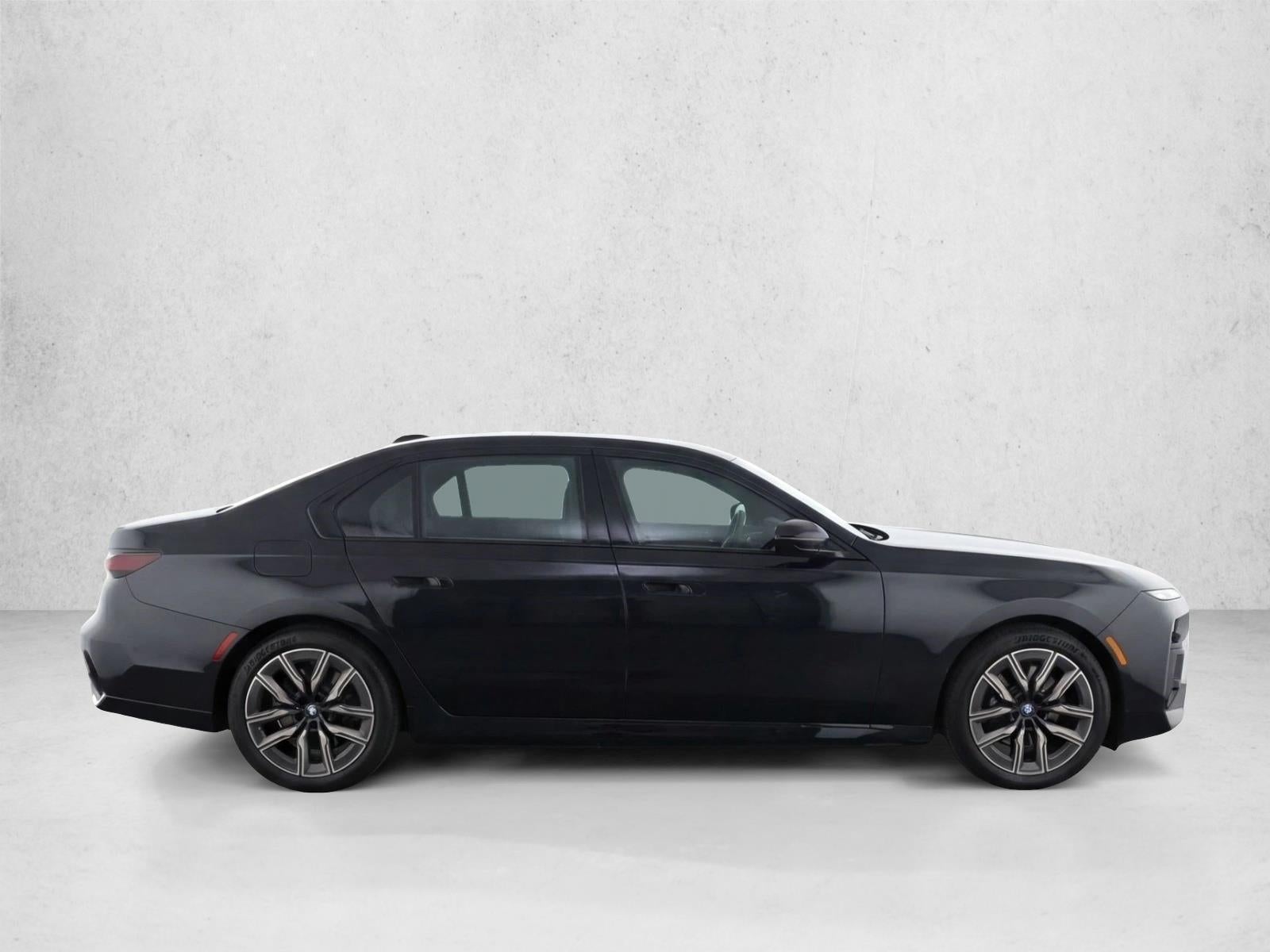 2023 BMW 740i Sedan