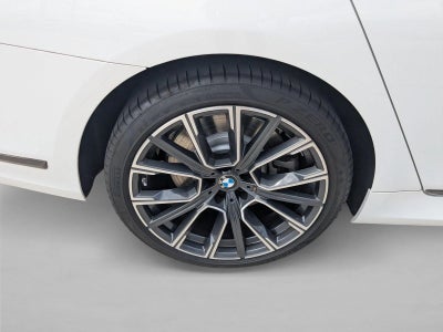 2022 BMW 750i xDrive Sedan