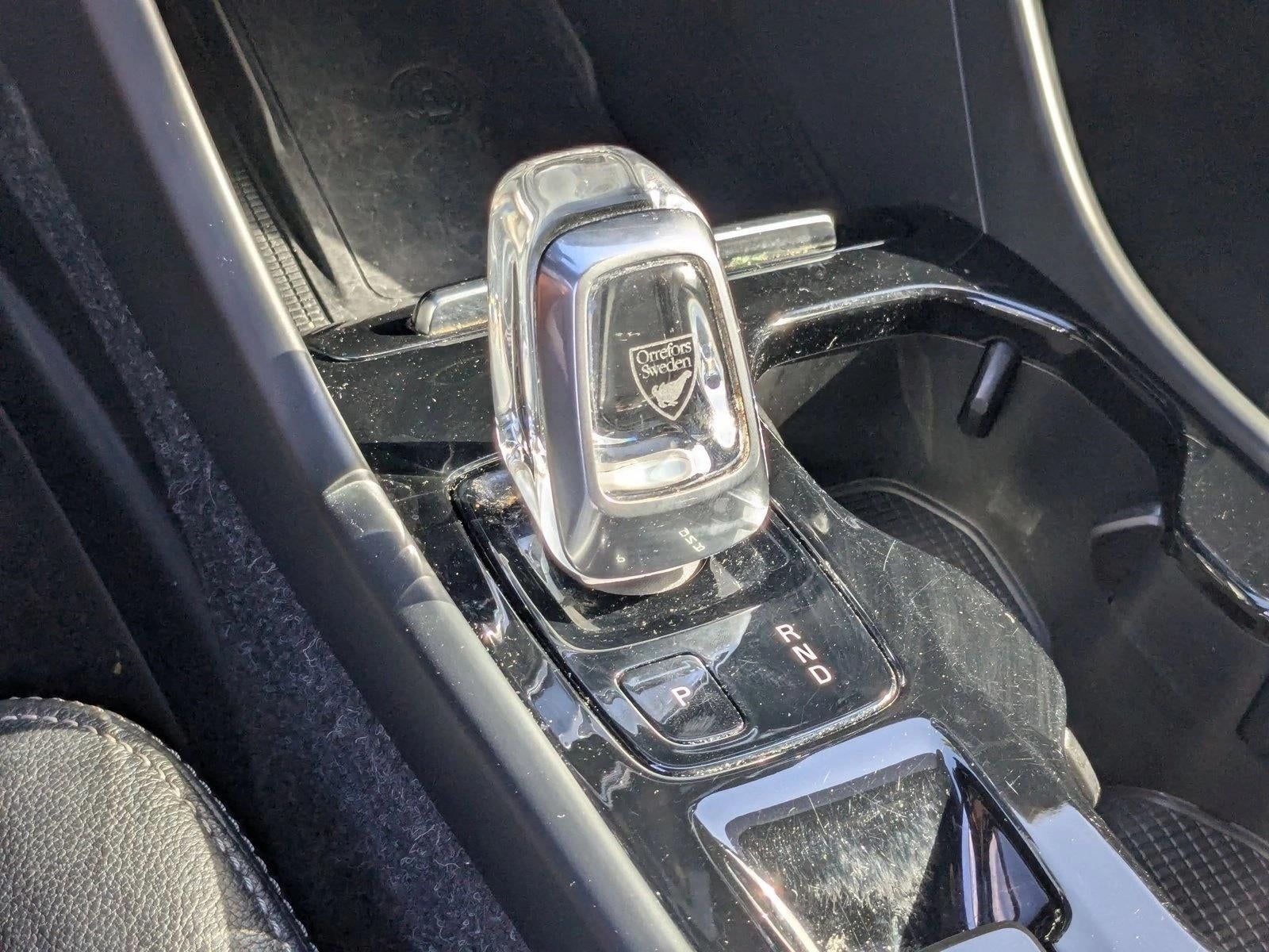 2020 Volvo XC40 T5 AWD Inscription