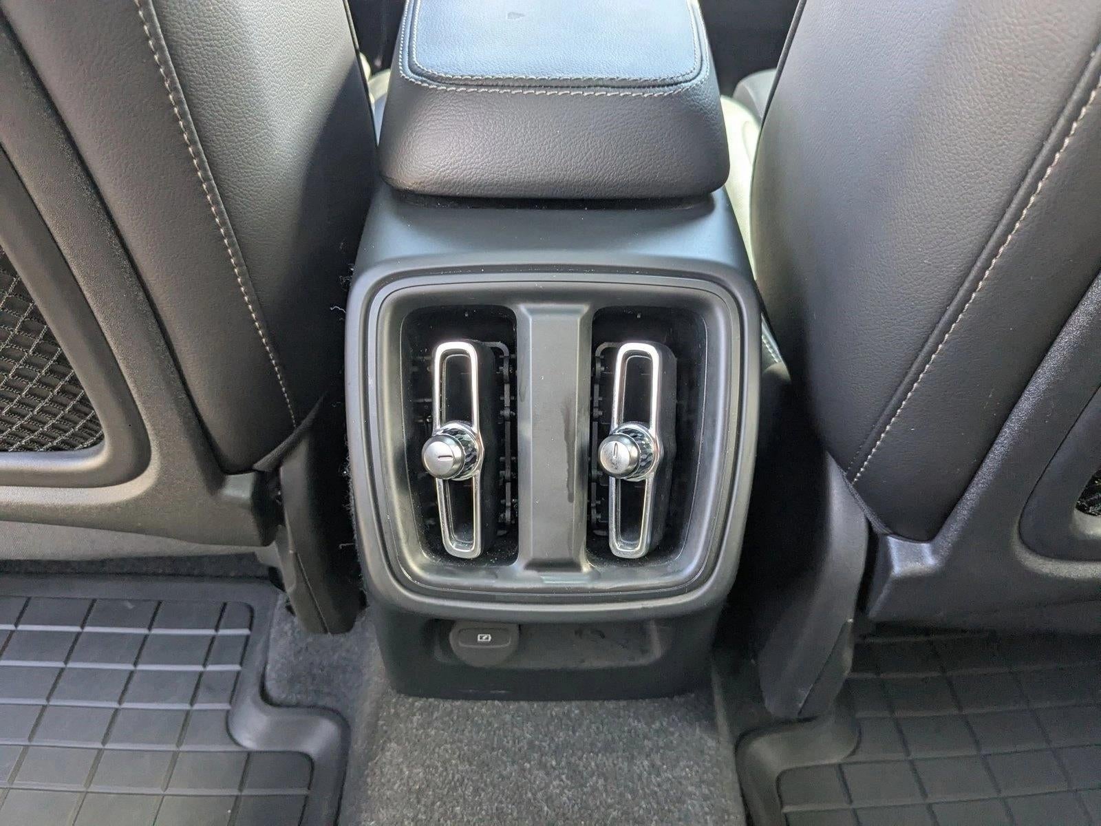 2020 Volvo XC40 T5 AWD Inscription