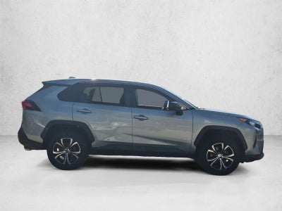 2022 Toyota RAV4 LE FWD (GS)