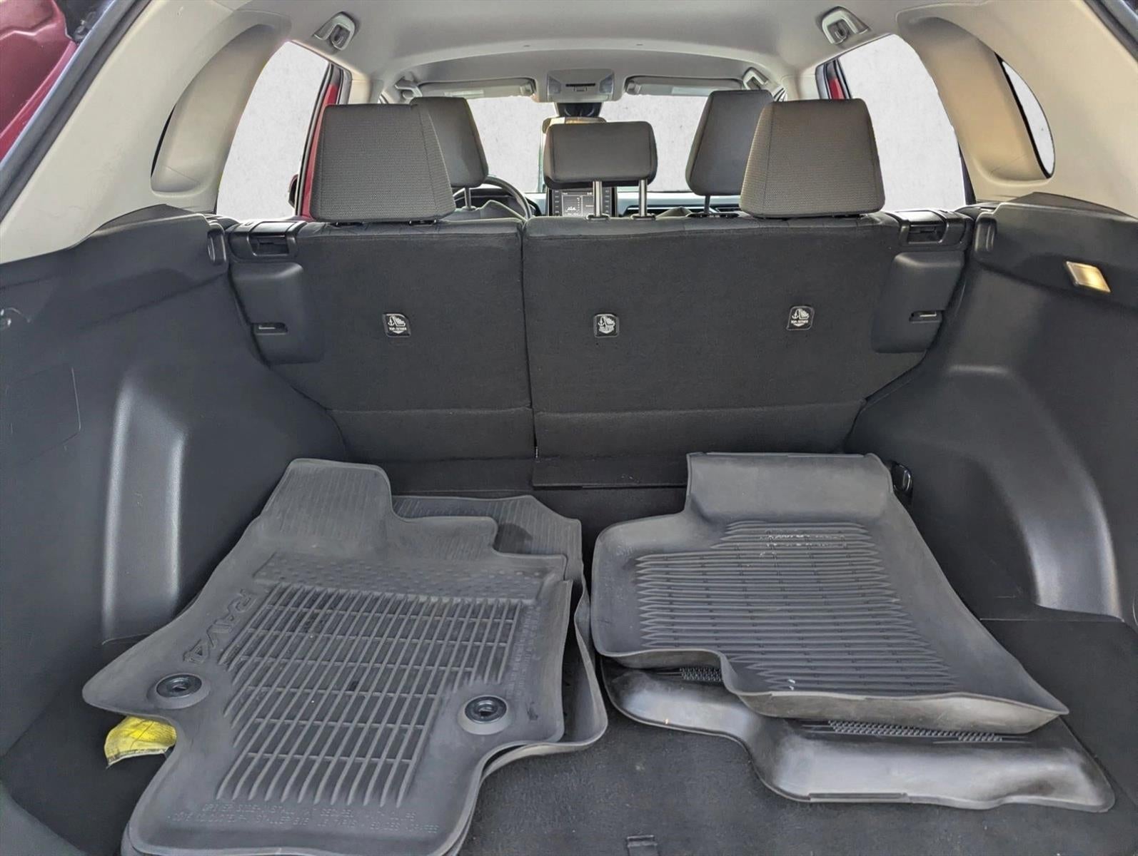 2022 Toyota RAV4 XLE FWD (GS)