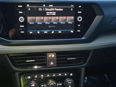 2024 Volkswagen Taos SE FWD