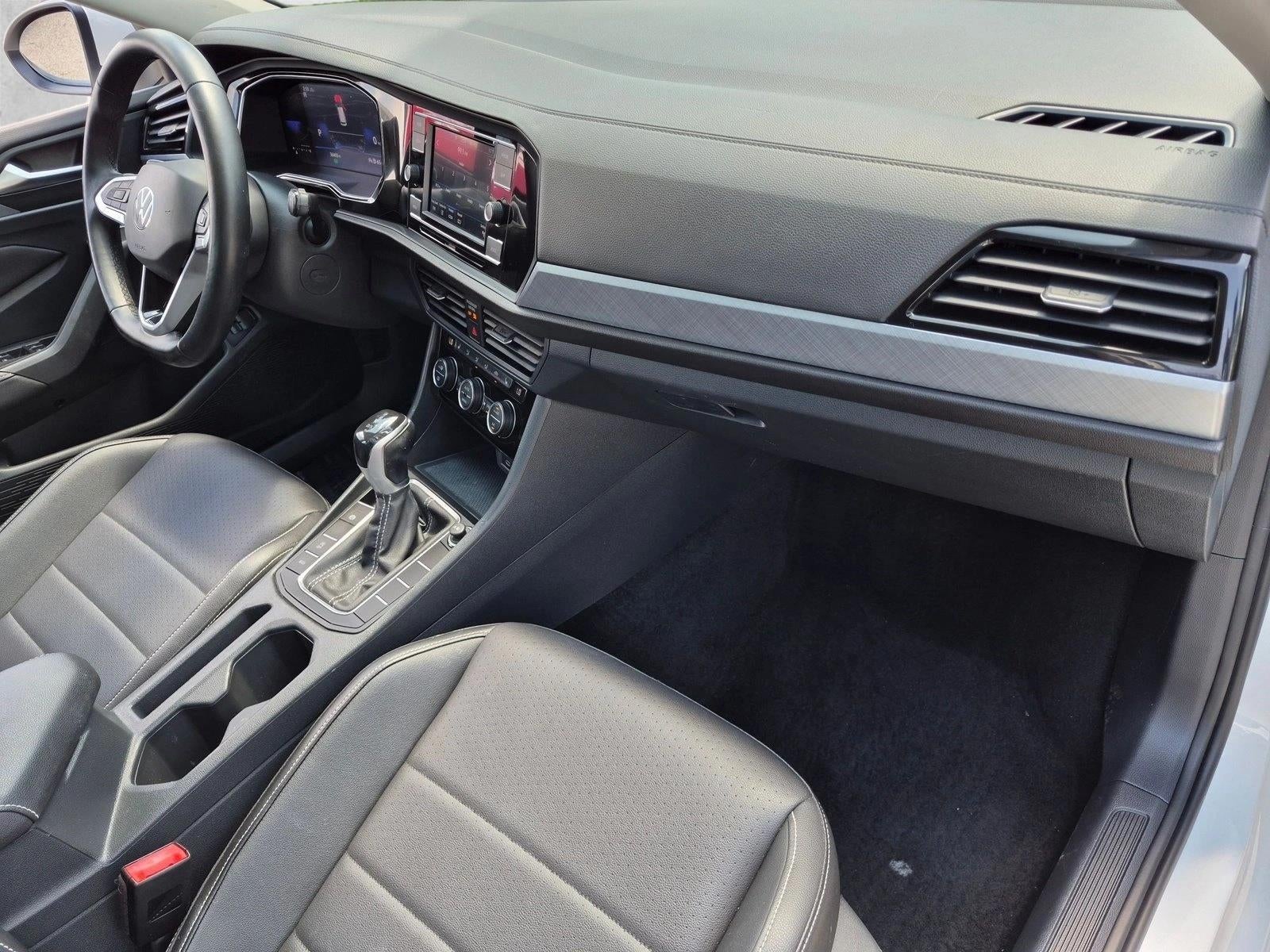 2023 Volkswagen Jetta SE Auto