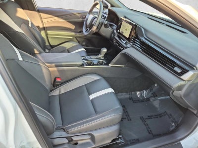 2025 Toyota Camry SE (Natl)