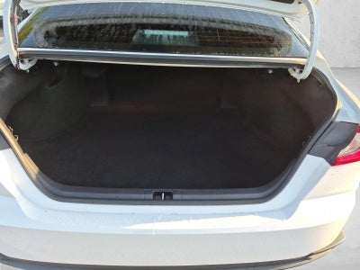 2025 Toyota Camry SE (Natl)