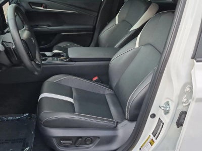 2025 Toyota Camry SE (Natl)