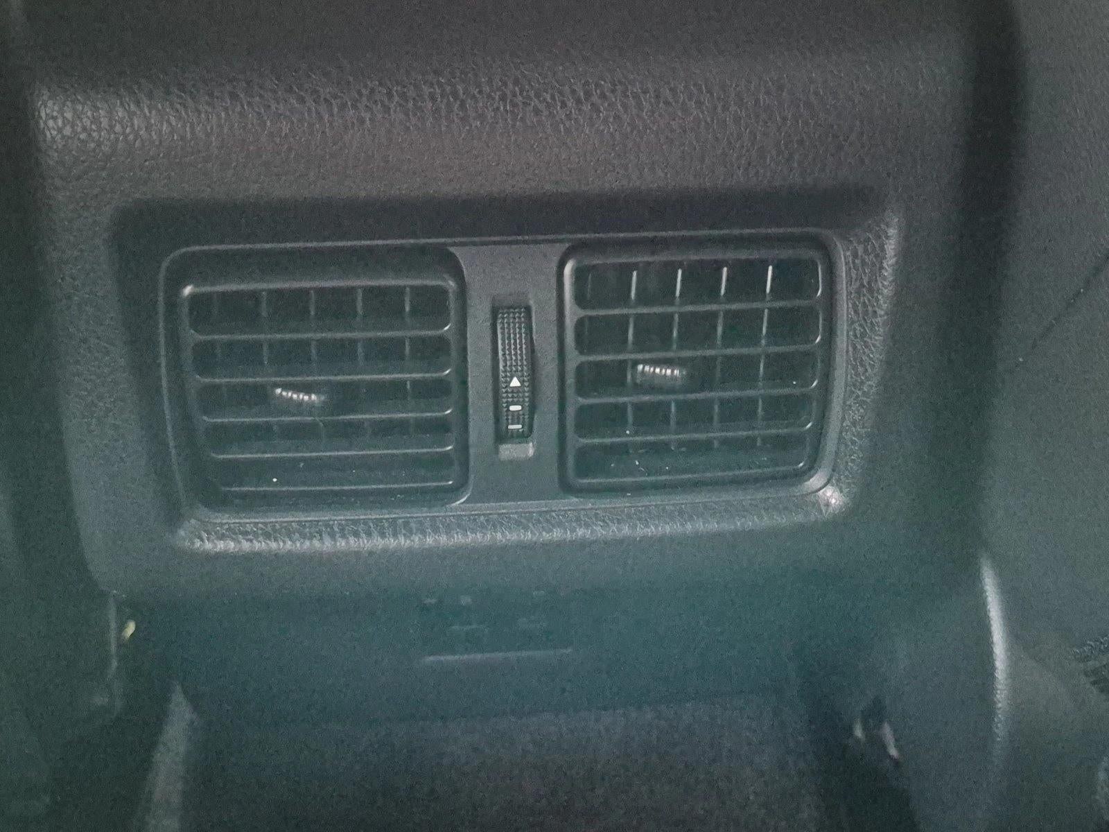 2025 Toyota Camry SE (Natl)