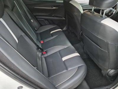 2025 Toyota Camry SE (Natl)