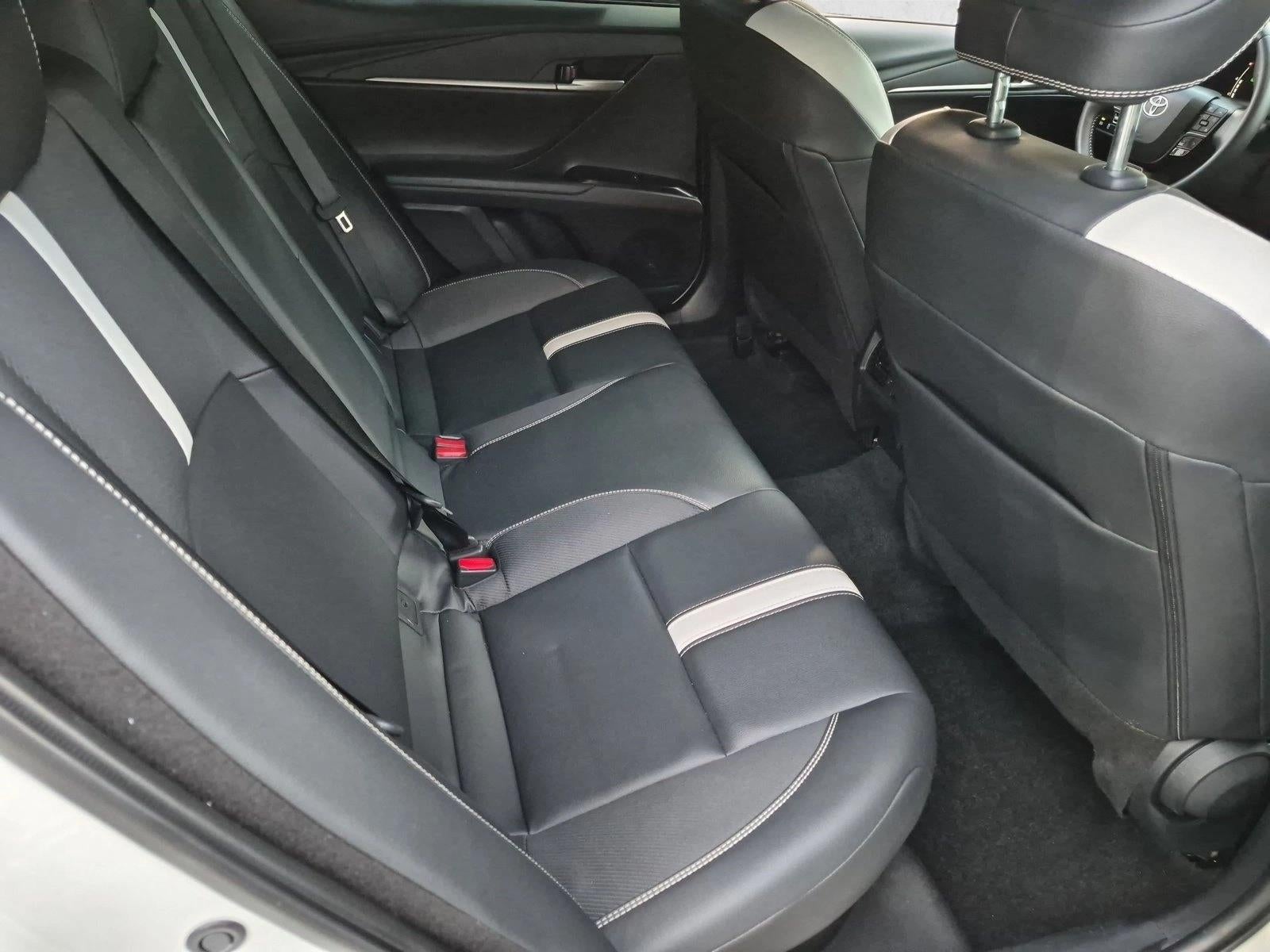 2025 Toyota Camry SE (Natl)