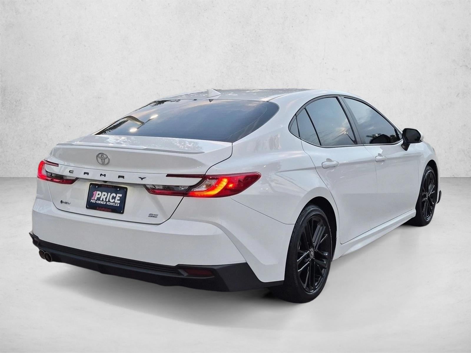 2025 Toyota Camry SE (Natl)