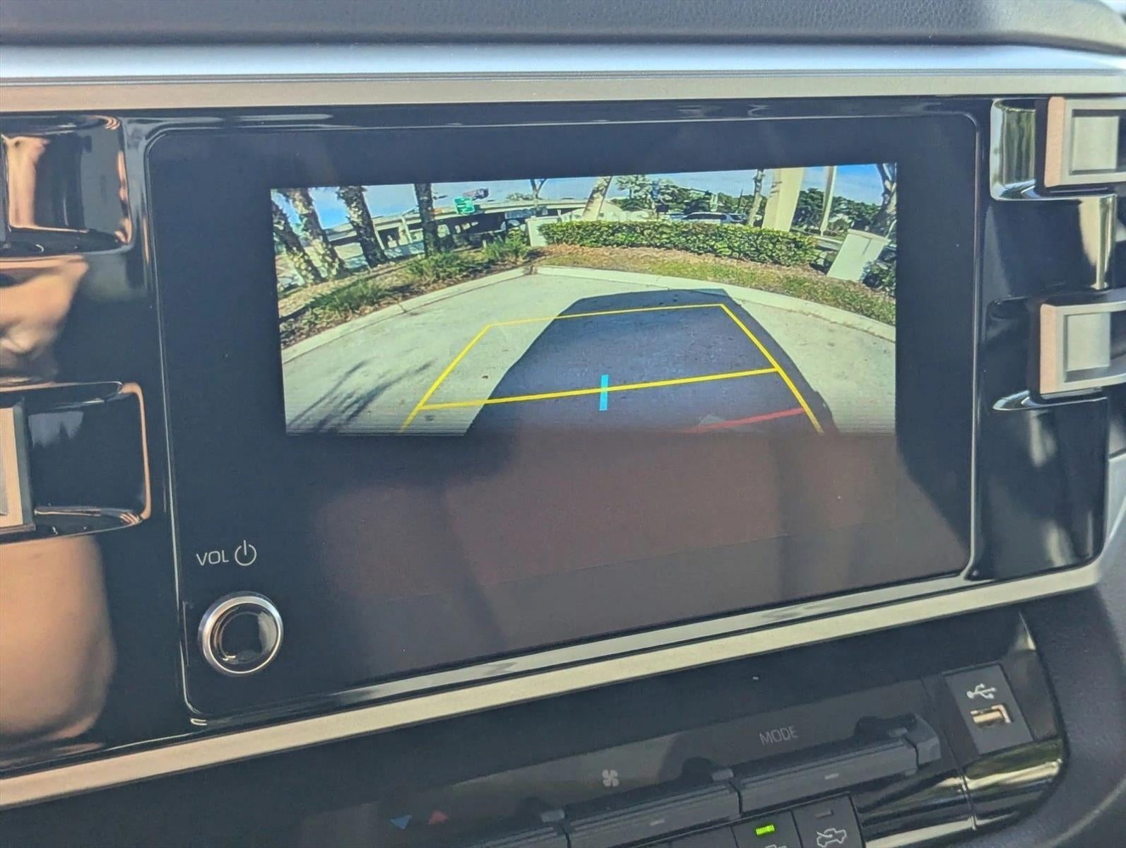 2024 Toyota Tundra 4WD 4WD SR5 CrewMax 5.5' Bed (SE)