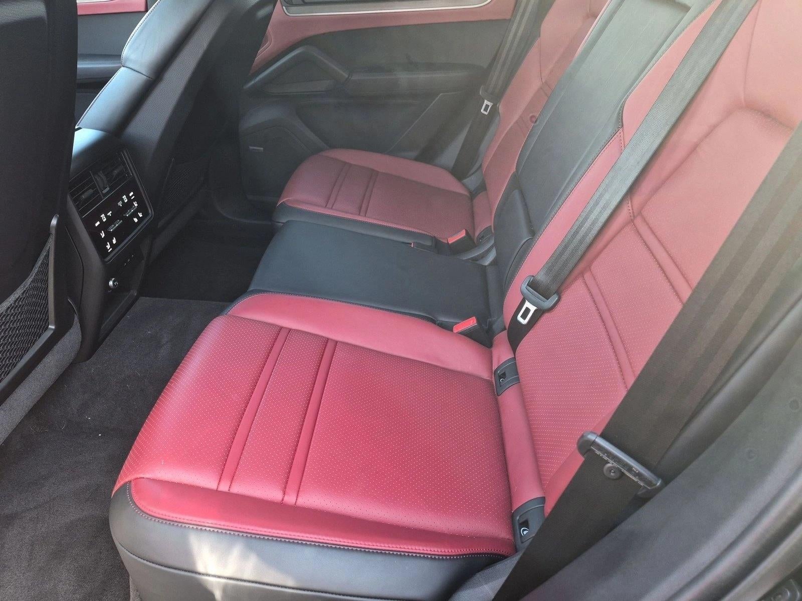 2024 Porsche Cayenne AWD