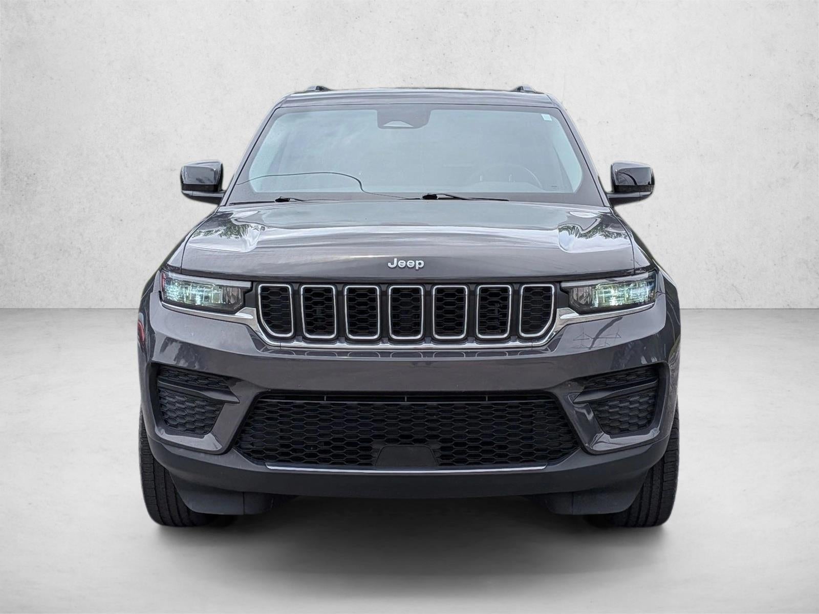 2023 Jeep Grand Cherokee Laredo 4x2